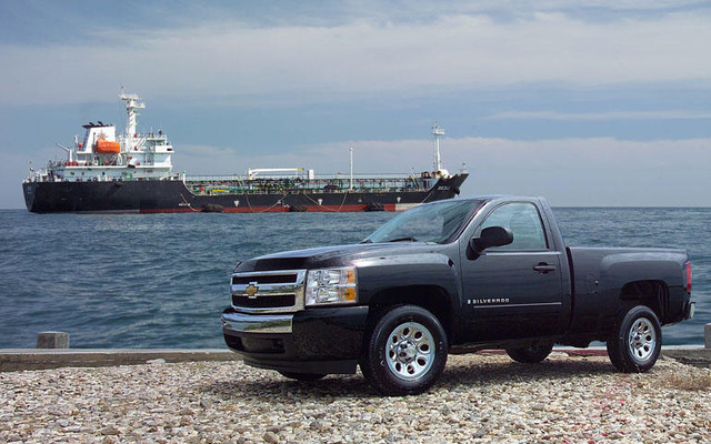 GM、トラック工場でリストラ