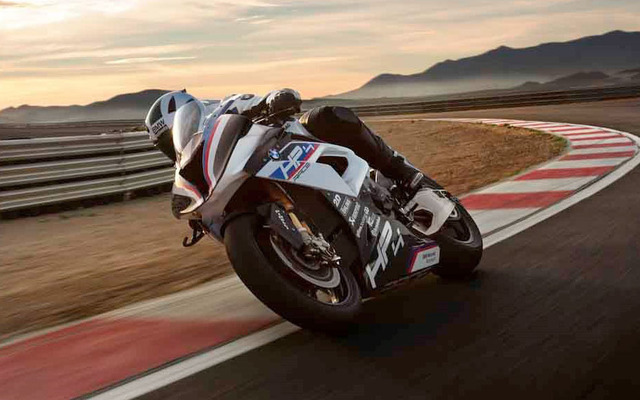 BMW HP4 レース