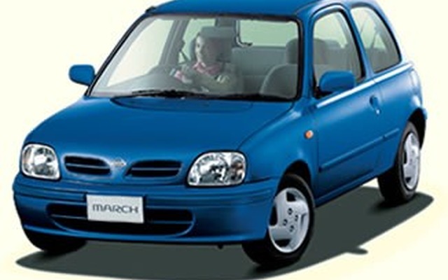 日産は2002年に『マーチ』など新型5車種を発売