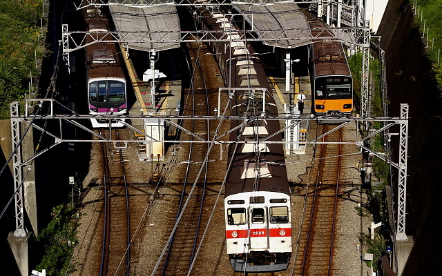 東急と東京メトロは田園都市線～半蔵門線と東西線で時差通勤促進を目指す臨時列車を運行する。写真は田園都市線。