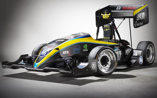 ボッシュが支援し学生が開発した自動運転の無人レーシングカー