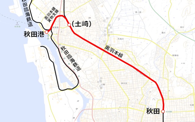 クルーズ船に接続する旅客列車の運行区間（赤）。JR東日本は土崎～秋田港間で旅客列車を運行するための許可を受けた。