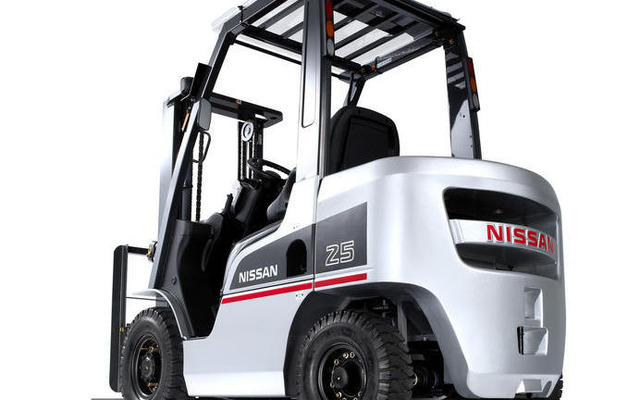 日産、エンジン式フォークリフトをフルモデルチェンジ