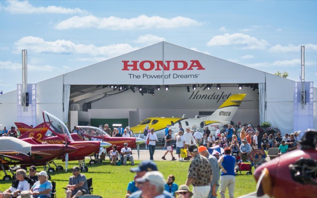 受賞の場所となったEAA AirVenture Oshkosh」は、ホンダジェットが初披露された世界最大のエアショーの場所でもある