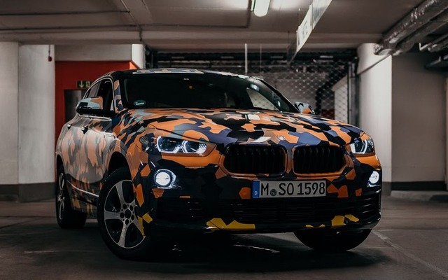 BMW X2 の開発プロトタイプ車両