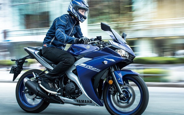 20代若者を中心に250ccスーパーバイクが売れているという。写真はヤマハ「YZF-R25」