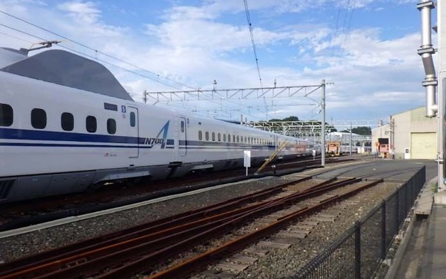 脱輪したN700系G19編成9～11号車の様子。