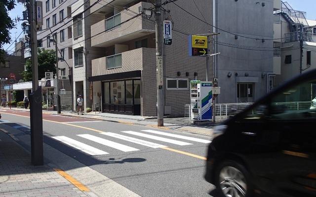 「信号機のない横断歩道」を一時停止せず通過する自動車は意外なほど多い
