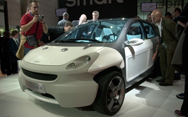 【フランクフルトショー2001速報】新たな展開を予感させる4人乗り、スマート『トリディオン4』