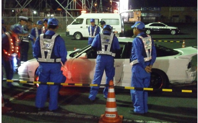 栃木県宇都宮市のインターパークショッピングビレッジ西側道路付近での街頭検査