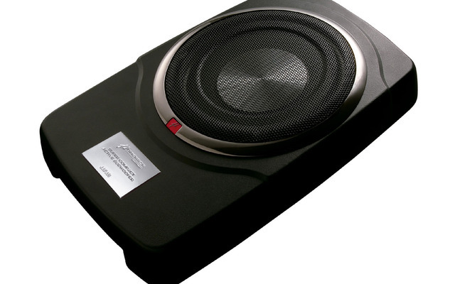 パワードサブウーファーの一例。μディメンション・BlackBoxX8。