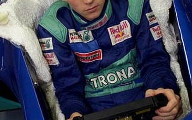 メルセデス対フェラーリのライコネン争奪戦開幕