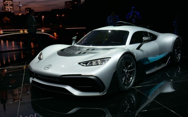 ワールドプレミアされた2シーターのコンセプトモデル「Mercedes-AMG Project ONE」