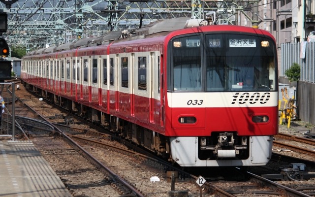 京急電鉄は10月28日にダイヤ改正を実施。羽田空港から横浜方面に直通するエアポート急行を増発する。