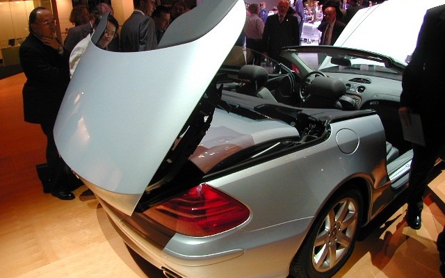 【フランクフルトショー2001速報】これこそショーの主役、新型メルセデスベンツ『SL』