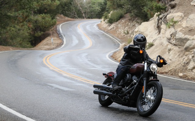 ハーレーダビッドソン 2018ソフテイルファミリー STREETBOB