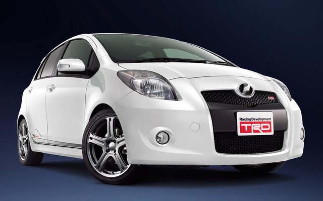 TRD、ヴィッツRS 用に各種パーツ発売