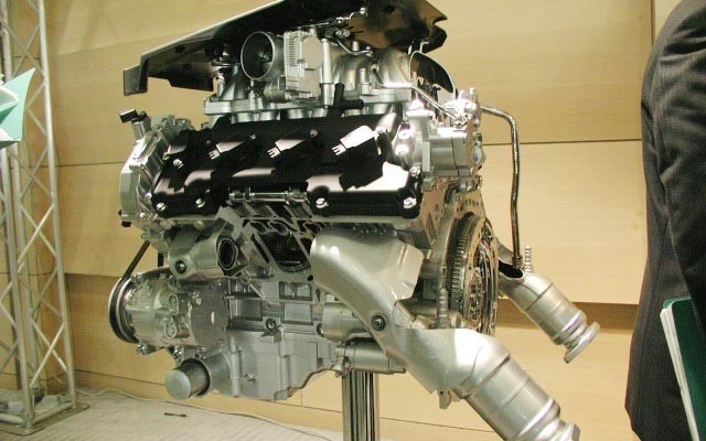 【フランクフルトショー2001速報】ルノー高級車に進出か? 『タリスマン』のエンジンにヒント