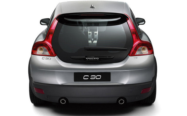 【ボルボ C30 登場】選ぶ楽しみの多いモデル