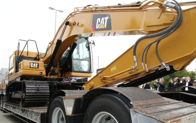 Cat320シリーズ発表セレモニー