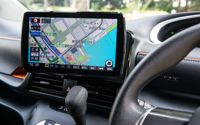 9V型大画面SDカーナビ、パナソニック『Strada』が、利点をさらに進化させて新登場！