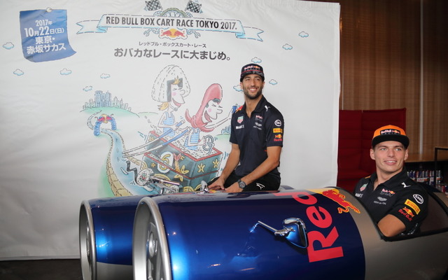 F1日本GPに向け来日したレッドブルのリチャルド（左）、フェルスタッペン（右）