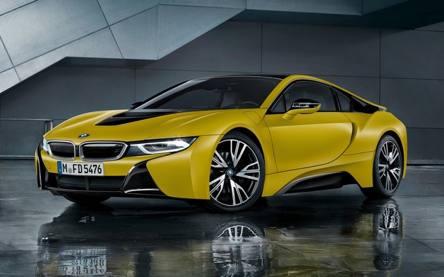 BMW i8 プロトニック フローズン イエロー