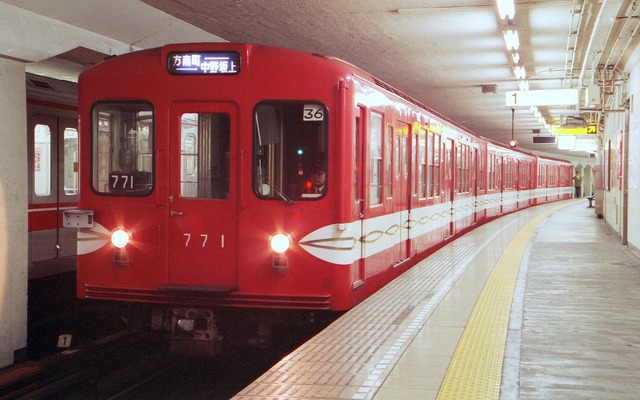 東京メトロは90周年イベントの一環として「丸ノ内線の赤い電車」旧500形を一般公開する。