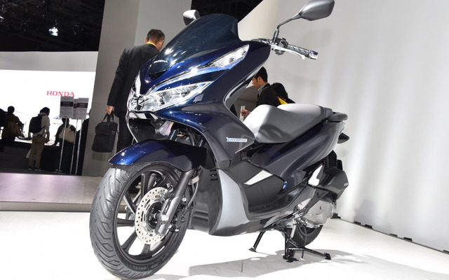 ホンダ PCX ハイブリッド（東京モーターショー2017）