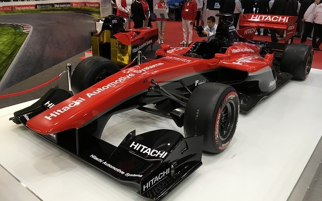 日立オートモティブシステムズブースに展示されているスーパーフォーミュラのマシン。