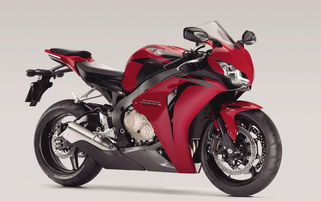 【パリモーターショー07二輪】ホンダ、欧州向け08年モデルを発表