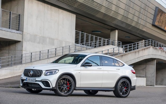 メルセデスAMG GLC63 4MATIC+クーペ