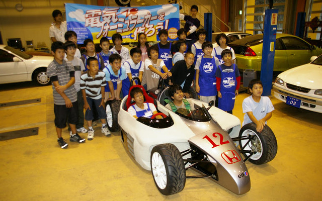 電気フォーミュラーカー組み立て写真蔵…中学生EV教室