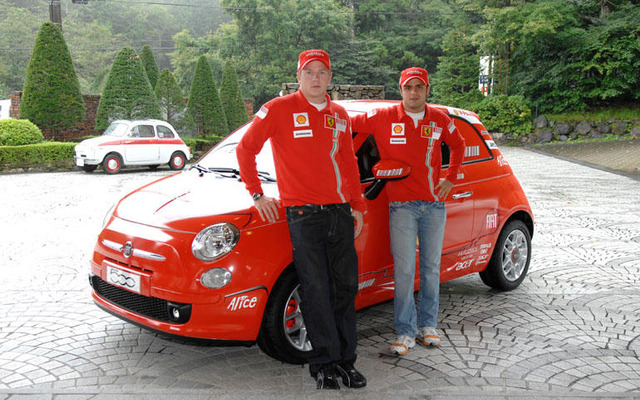 フィアット500 フェラーリF1GP仕様　日本GPで展示