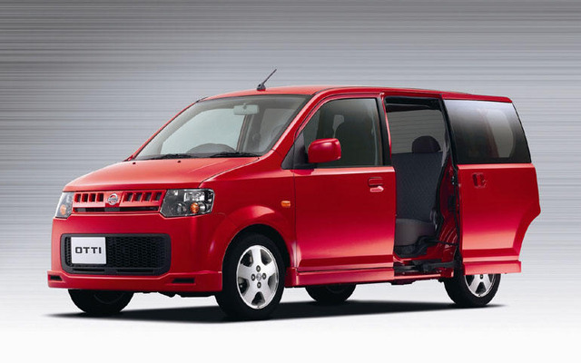 日産 オッティ にリモコンオートスライドドアなどを採用