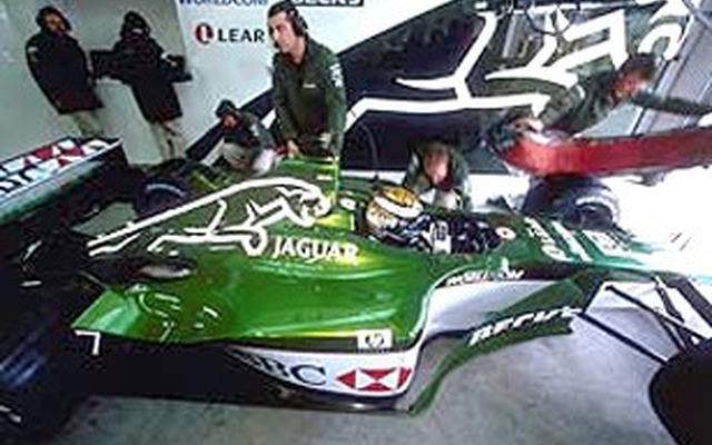 期待の新人がF1初テスト---合同テスト2日目