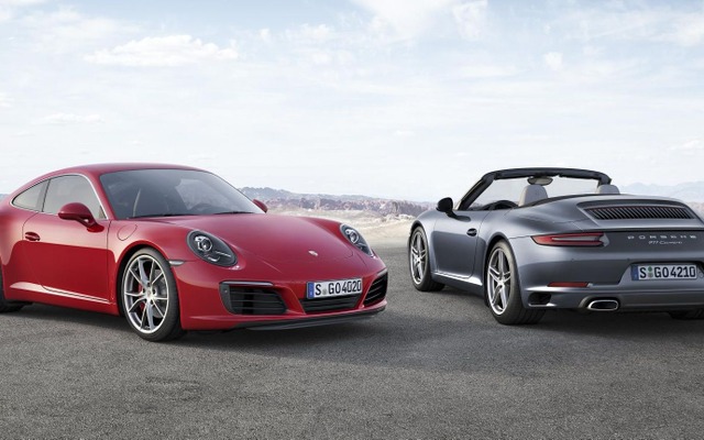 現行ポルシェ911カレラ