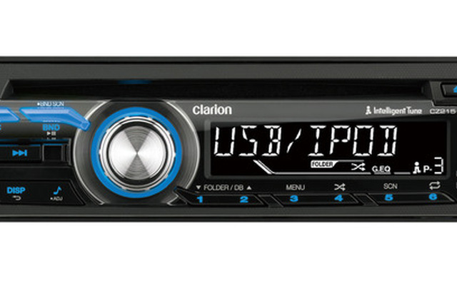 クラリオンの1DINメインユニット、『CZ215』。当機には7バンドグラフィックイコライザーが搭載されている。
