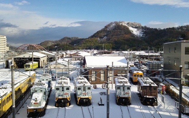 彦根駅構内に留置されている電気機関車群（2012年12月撮影）。12月5日に順次解体の方針が発表されていた。