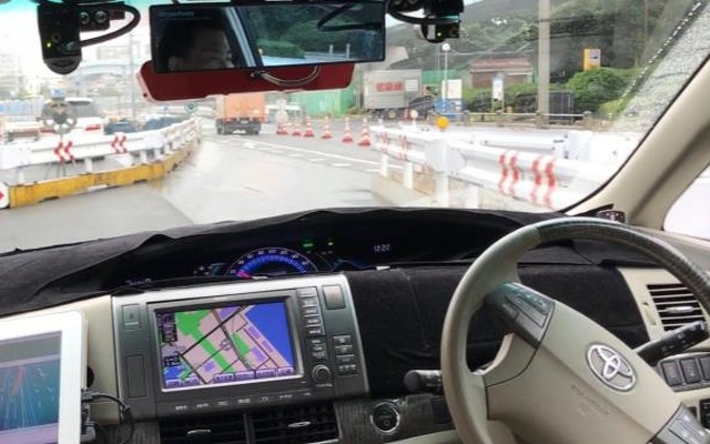 自動運転で走行中の「Robo Car」