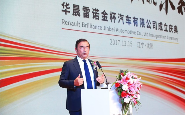 中国の新合弁設立を発表するルノーグループのカルロス・ゴーン会長兼CEO