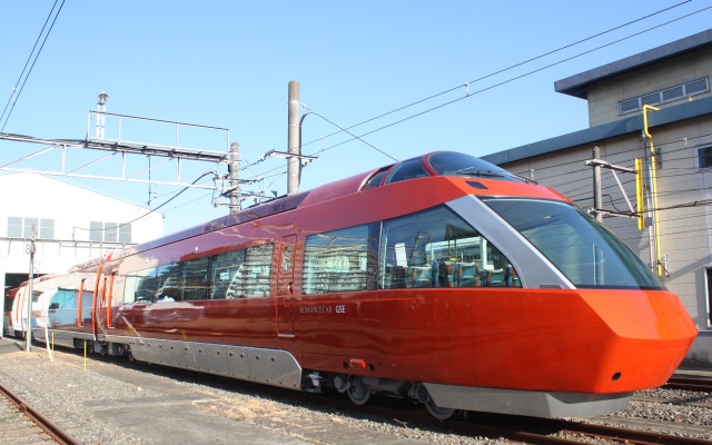新型ロマンスカーの70000形「GSE」。2018年2月に試乗会が行われる。