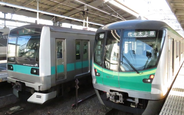東京メトロは小田急線の複々線完成に伴うダイヤ改正を2018年3月17日に実施する。写真は小田急線と千代田線が接続している代々木上原駅。