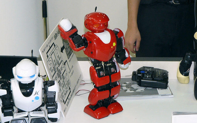 ロボットワールド07…多種多様なロボットで楽しむ！