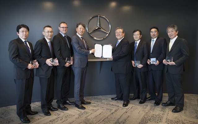 左から、MBSJ 鈴木副社長、MBJ 荒垣副社長、MBJ アルブレヒト副社長、MBJ 上野社長、上組 深井社長、上組 田原常務、MBSJ 濱田社長、MBSJ 竹田副社長