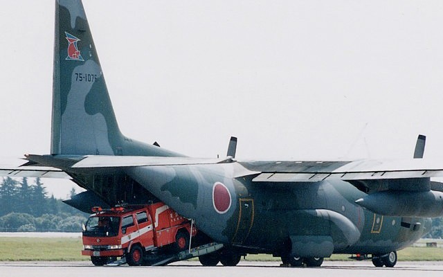【新聞ウォッチ】「クルマ社会は戦闘地並みの危険」発言の波紋---福田官房長官