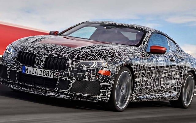 BMW8シリーズ・クーペ新型の開発プロトタイプ