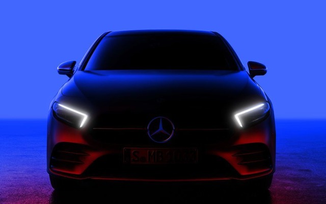 メルセデスベンツAクラス新型のティザーイメージ