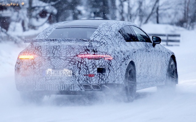 メルセデス AMG GT 4ドア「S」スクープ写真