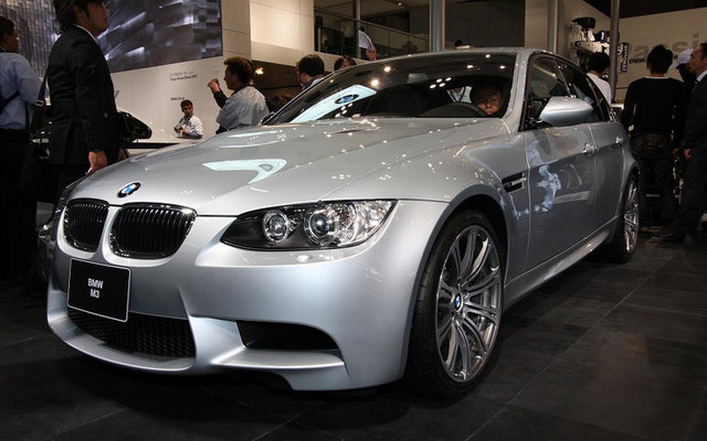 【東京モーターショー07】写真蔵…BMW M3 セダン、GT-R の向こうを張って